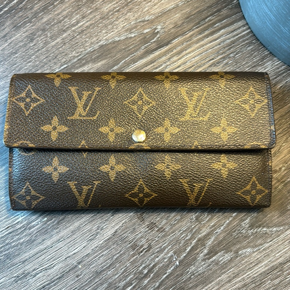 Luis vuitton wallet
